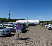 Automobilių parkavimas aplink Litexpo parodų rūmus