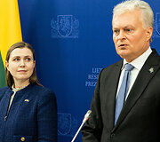 Dovilė &Scaron;akalienė, Gitanas Nausėda