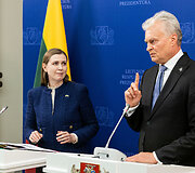 Dovilė &Scaron;akalienė, Gitanas Nausėda