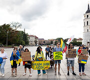 148-asis solidarumo su Ukraina mitingas Katedros aik&scaron;tėje