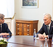 Kęstutis Budrys, Gitanas Nausėda
