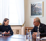 Dovilė &Scaron;akalienė, Gitanas Nausėda