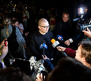 I&scaron; Baltarusijos nelaisvės i&scaron;vaduoti žmonės prie JAV ambasados Vilniuje