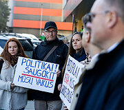 Protestas dėl garbės piliečio vardo atėmimo kardinolui Gulbinovičiui