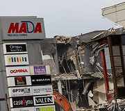 Griaunamas prekybos centras &bdquo;Mada&ldquo;