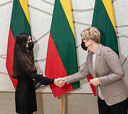 Ingrida &Scaron;imonytė susitinka su Nobelio taikos premijos laureate Nadia Murad