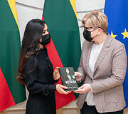 Ingrida &Scaron;imonytė susitinka su Nobelio taikos premijos laureate Nadia Murad