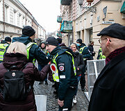Vasario 16-ąją Vilniaus centre - gausios policijos pajėgos, pasirodė ir protestuotojų