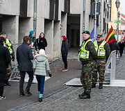 Vasario 16-ąją Vilniaus centre - gausios policijos pajėgos, pasirodė ir protestuotojų