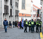 Vasario 16-ąją Vilniaus centre - gausios policijos pajėgos, pasirodė ir protestuotojų