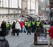 Vasario 16-ąją Vilniaus centre - gausios policijos pajėgos, pasirodė ir protestuotojų