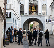 Malda prie Au&scaron;ros Vartų