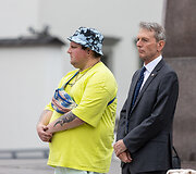 De&scaron;imtas pirmadienio mitingas Katedros aik&scaron;tėje