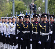 Pagarbos eisena ir gėlių padėjimas prie paminklų politiniams kaliniams ir tremtiniams