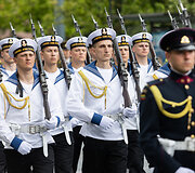 Pagarbos eisena ir gėlių padėjimas prie paminklų politiniams kaliniams ir tremtiniams