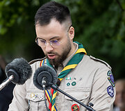 Pagarbos eisena ir gėlių padėjimas prie paminklų politiniams kaliniams ir tremtiniams