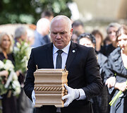 Atsisveikinimas su Vytautu Tomkumi