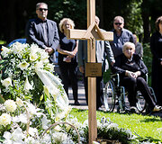 Atsisveikinimas su Vytautu Tomkumi