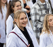Vilniaus universiteto eisena Gedimino prospektu