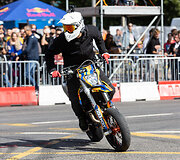 &bdquo;Red Bull Showrun&ldquo; Vilniuje: Utena Stunt riders ir drifter'ių pasirodymas