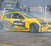 &bdquo;Red Bull Showrun&ldquo; Vilniuje: Utena Stunt riders ir drifter'ių pasirodymas