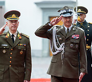 Oficiali Lenkijos kariuomenės Generalinio &scaron;tabo vir&scaron;ininko generolo Rajmund T. Andrzejczak pasitikimo ceremonija