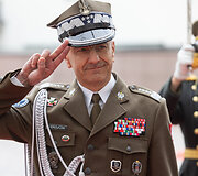 Oficiali Lenkijos kariuomenės Generalinio &scaron;tabo vir&scaron;ininko generolo Rajmund T. Andrzejczak pasitikimo ceremonija