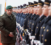 Oficiali Lenkijos kariuomenės Generalinio &scaron;tabo vir&scaron;ininko generolo Rajmund T. Andrzejczak pasitikimo ceremonija