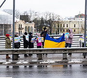Ukrainos vienybės dienos minėjimas ant Mindaugo tilto
