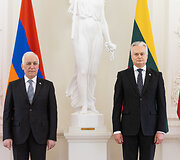 Vaagnas Chačaturianas, Gitanas Nausėda