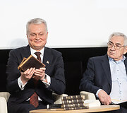 Lietuvi&scaron;kos &bdquo;Au&scaron;ros&ldquo; i&scaron;leidimo pristatymas Knygų mugėje