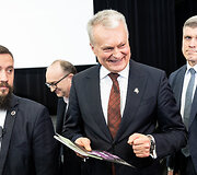 Lietuvi&scaron;kos &bdquo;Au&scaron;ros&ldquo; i&scaron;leidimo pristatymas Knygų mugėje