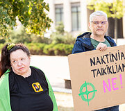 Protestas prie&scaron; naktinio matymo taikiklių pataisų įteisinimą medžioklėje