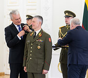 Prezidentas Gitanas Nausėda suteikė generolo laipsnį Kariuomenės vadui Valdemarui Rup&scaron;iui
