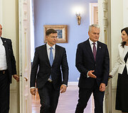 Prezidento Gitano Nausėdos ir Valdžio Dombrovskio spaudos konferencija