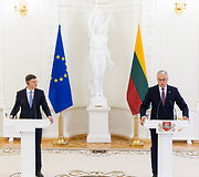 Prezidento Gitano Nausėdos ir Valdžio Dombrovskio spaudos konferencija