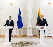 Prezidento Gitano Nausėdos ir Valdžio Dombrovskio spaudos konferencija