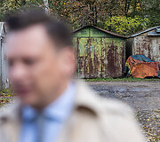 &Scaron;nipi&scaron;kėse, Kernavės gatvėje, pradedamas stovinčių metalinių garažų i&scaron;kėlimo procesas