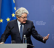 Ingridos &Scaron;imonytės ir Europos Komisijos nario Thierry Bretono spaudos konferencija