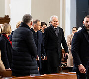 Gitanas Nausėda su Lenkijos Prezidentu Andrzejumi Duda dalyvauja &scaron;ventose mi&scaron;iose Katedroje