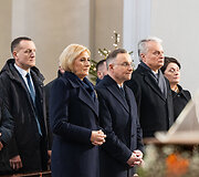 Gitanas Nausėda su Lenkijos Prezidentu Andrzejumi Duda dalyvauja &scaron;ventose mi&scaron;iose Katedroje