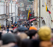 Vasario 16-osios minėjimas prie Lietuvos nepriklausomybės signatarų namų
