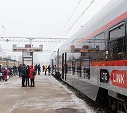 Traukinys i&scaron; Vilniaus į Rygą