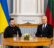 Prezidentūroje įvyko oficiali Ukrainos vadovo Volodymyro Zelenskio pasitikimo ceremonija
