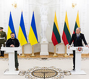 Volodymyras Zelenskis, Gitanas Nausėda