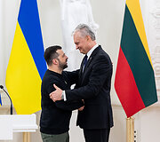 Volodymyras Zelenskis, Gitanas Nausėda