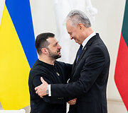 Volodymyras Zelenskis, Gitanas Nausėda