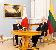 George Vella, Gitanas Nausėda