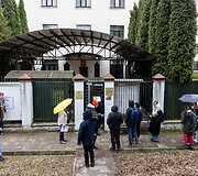 Rusijos piliečiai Vilniuje balsuoja prezidento rinkimuose