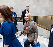 Premjerė susitiko su partijų ir verslo atstovais dėl gynybos mokesčio